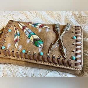 Zelris Native Color Feather Arrow Trifold Wristlet wallet Western Inspired